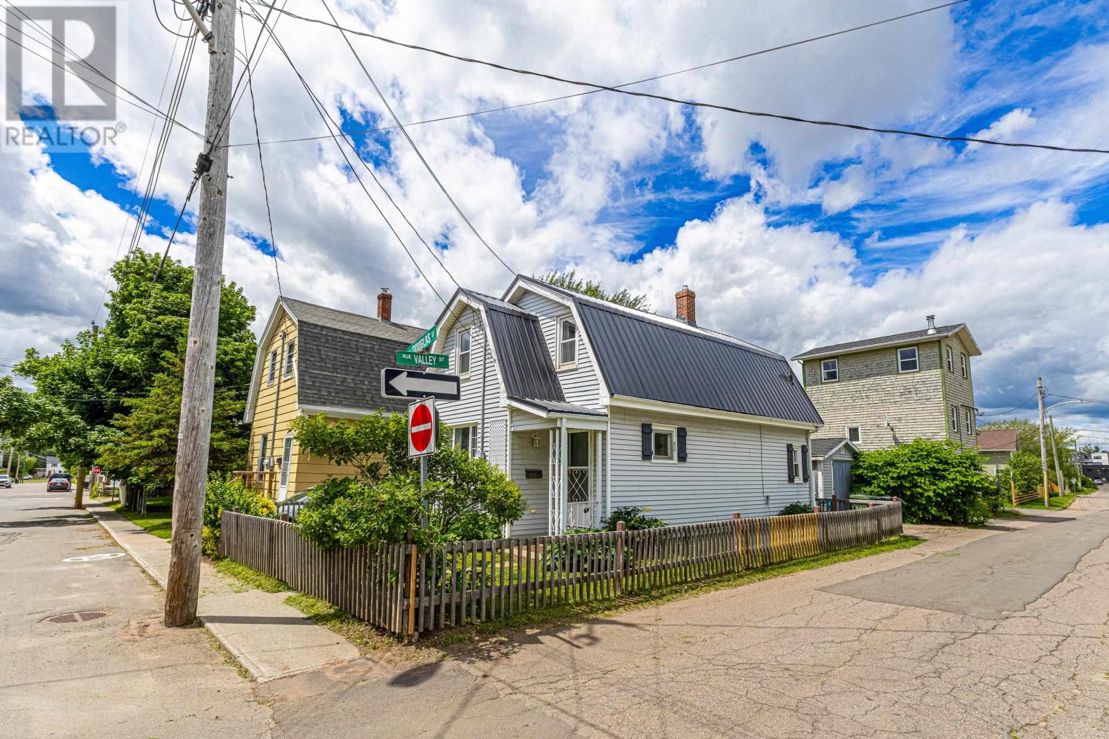 47 DOUGLAS Street - Photo 4