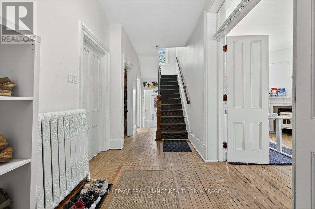 162 EARL STREET