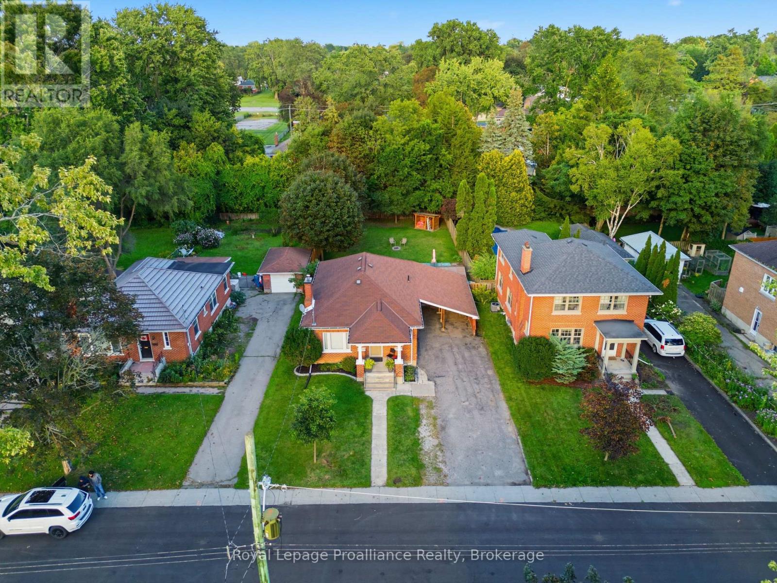 277 DUFFERIN AVENUE