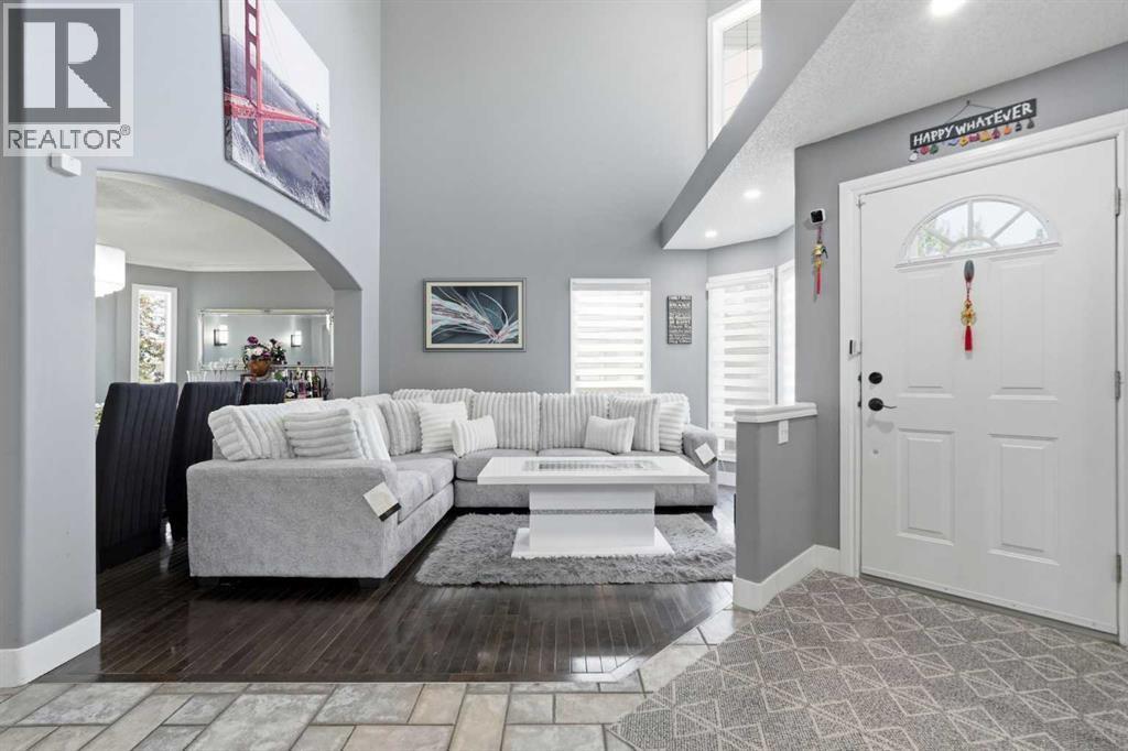 135 Millview Gardens SW