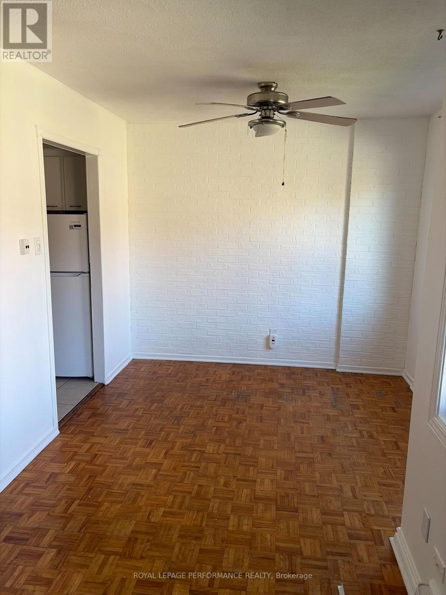 208C - 2044 ARROWSMITH DRIVE