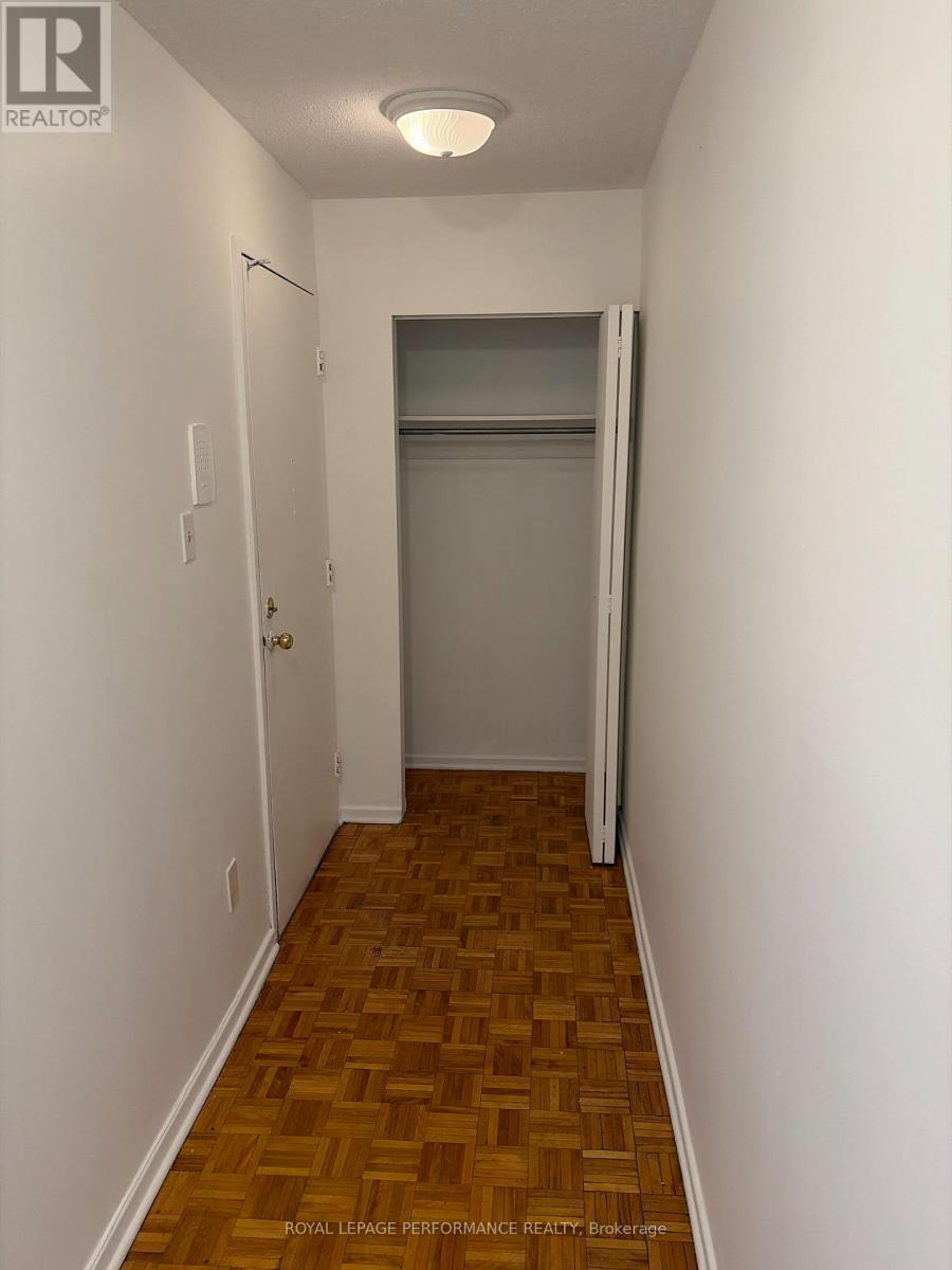 208C - 2044 ARROWSMITH DRIVE
