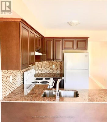 4 - 43 Madelaine Dr, Barrie (Painswick South), ON 2