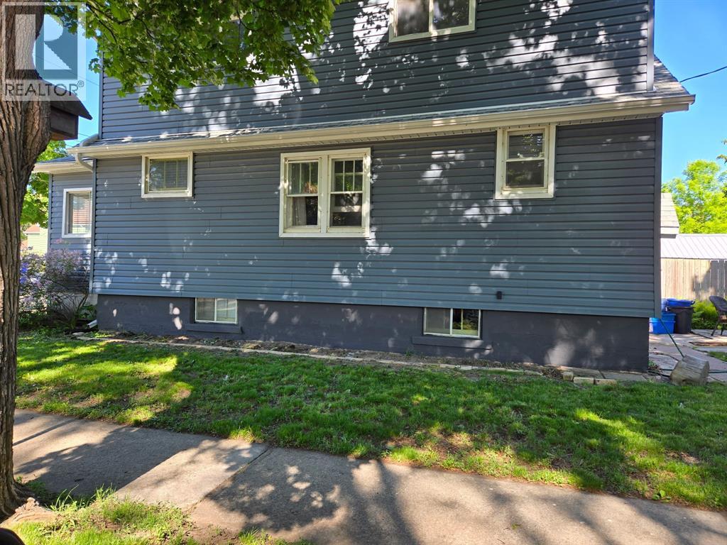 463 CONFEDERATION STREET