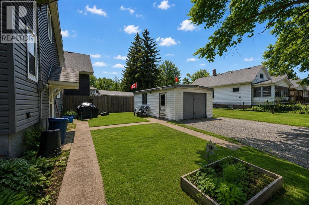 463 CONFEDERATION STREET