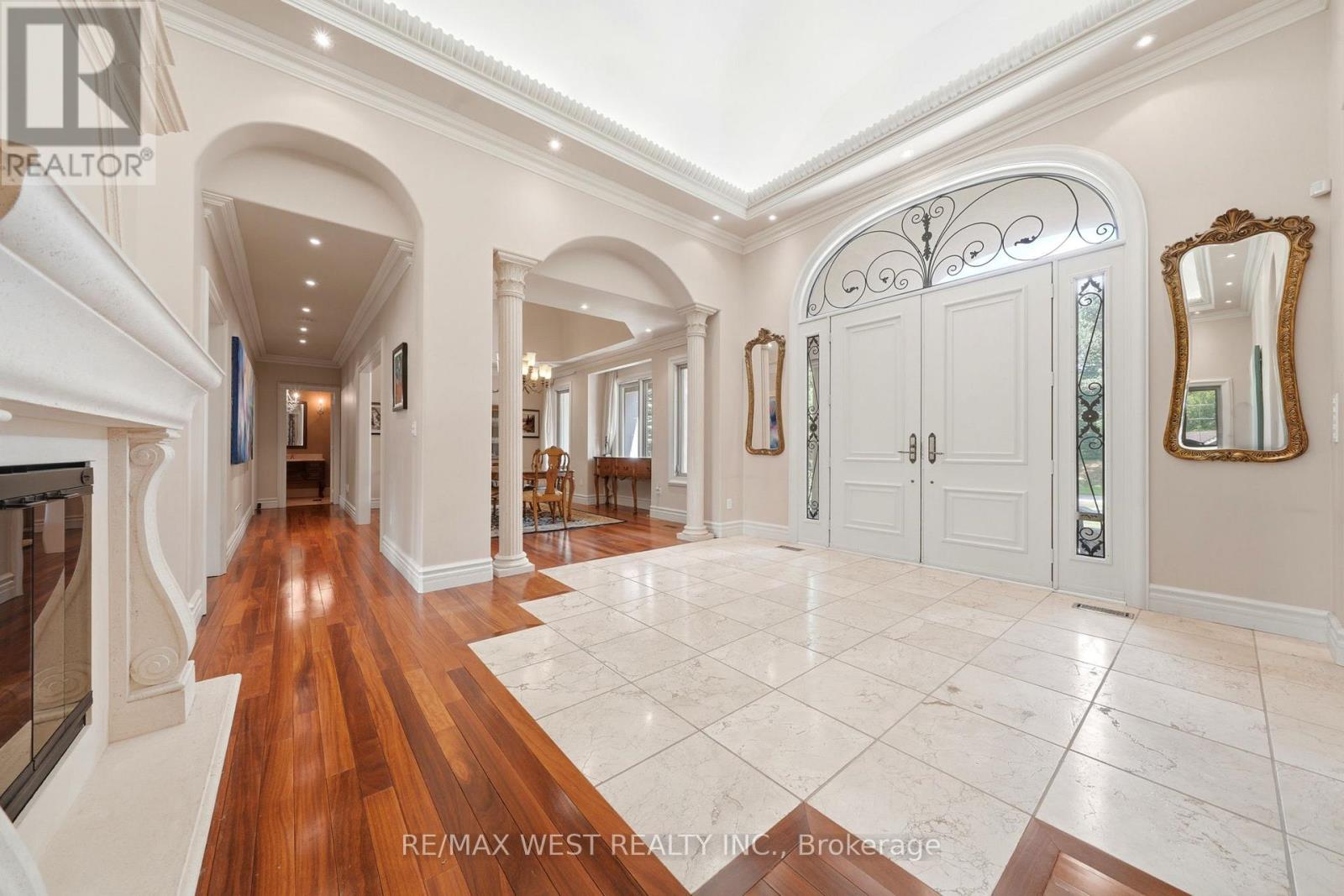 2 KINGSWOOD DRIVE