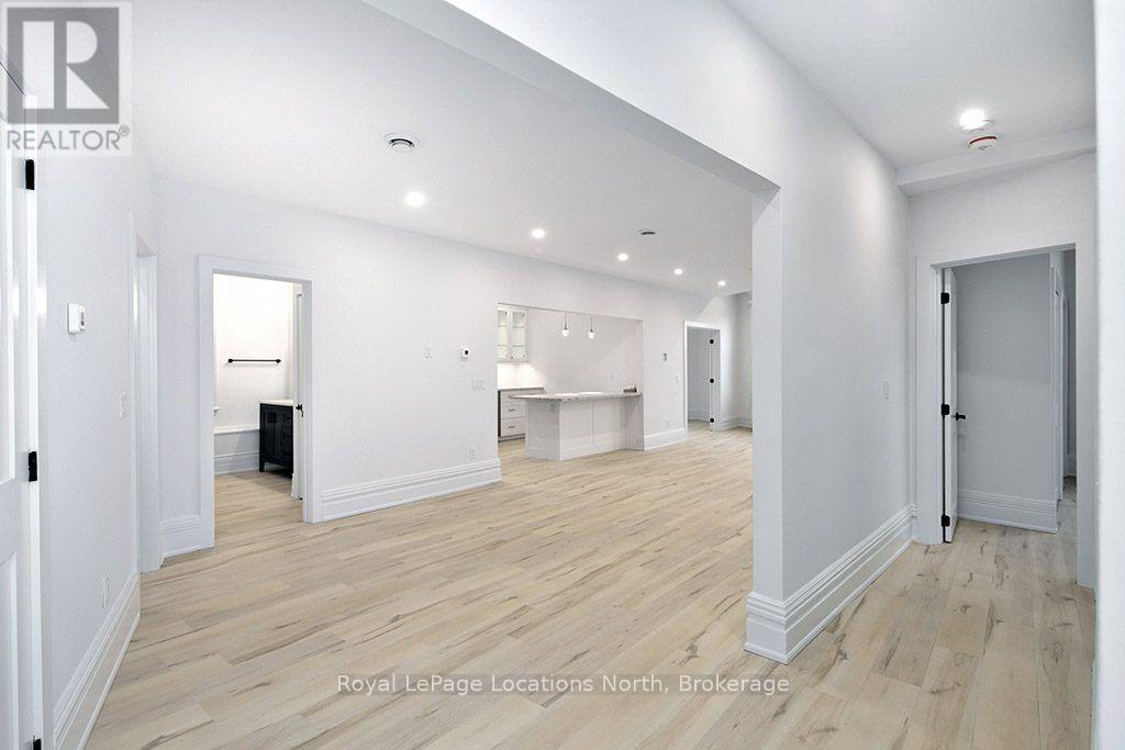 1 BRUCE STREET N