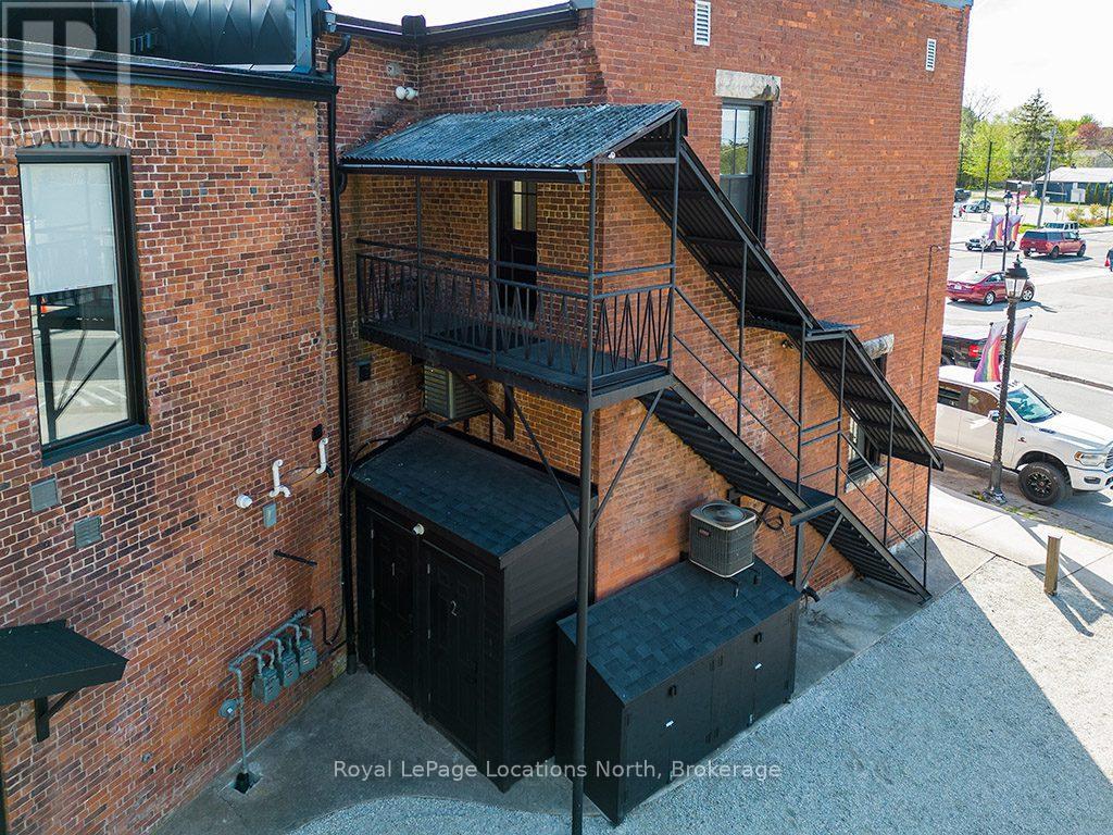 1 BRUCE STREET N