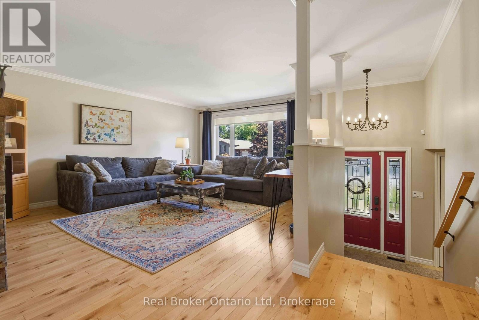 126 5TH AVENUE E
