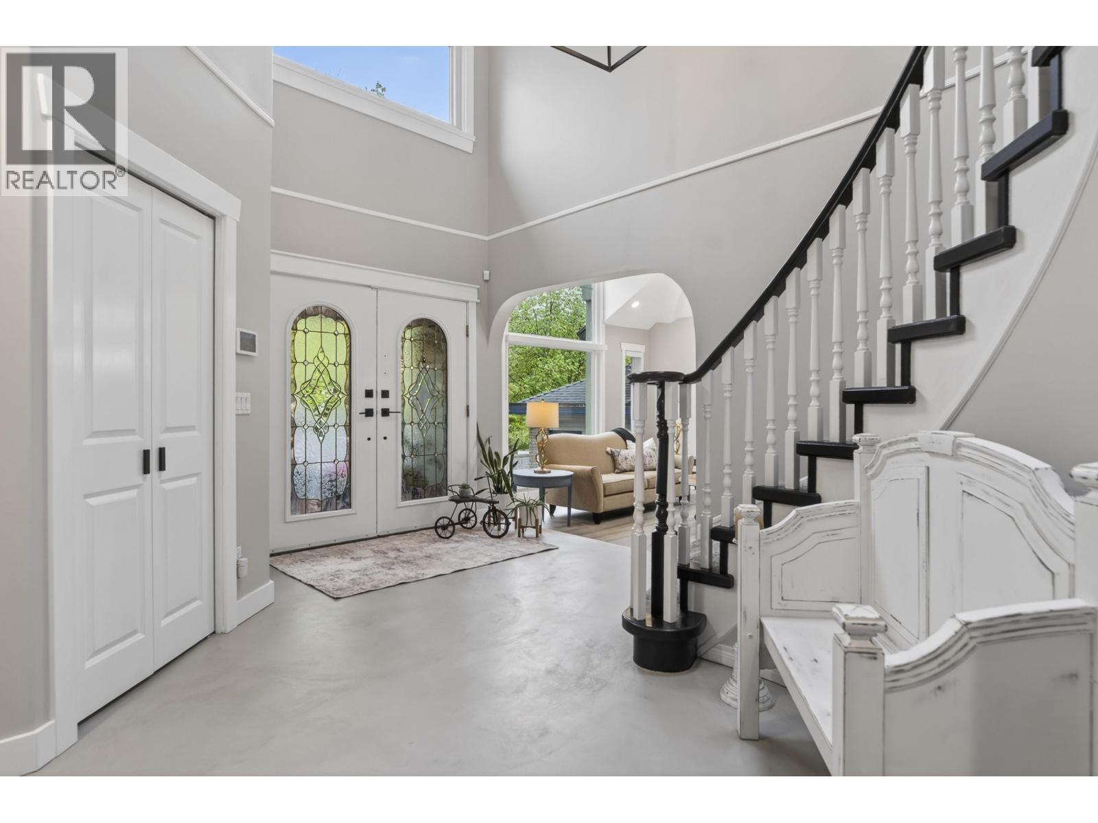 209 RAVINE DRIVE