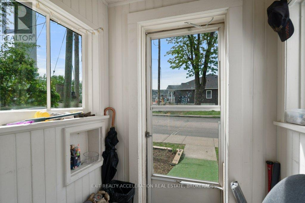 349 STANLEY STREET - Photo 2
