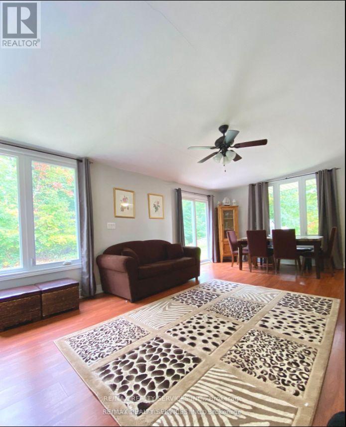 4870 MAPLEVIEW CRESCENT