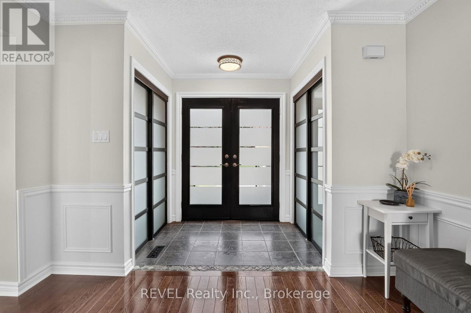 10 MEADOWBROOK LANE
