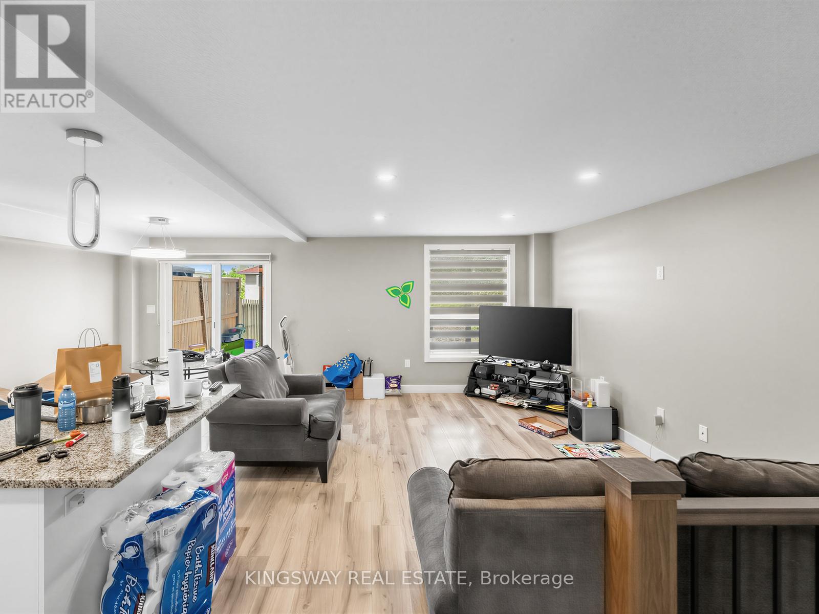 1 HIGHBROOK STREET N