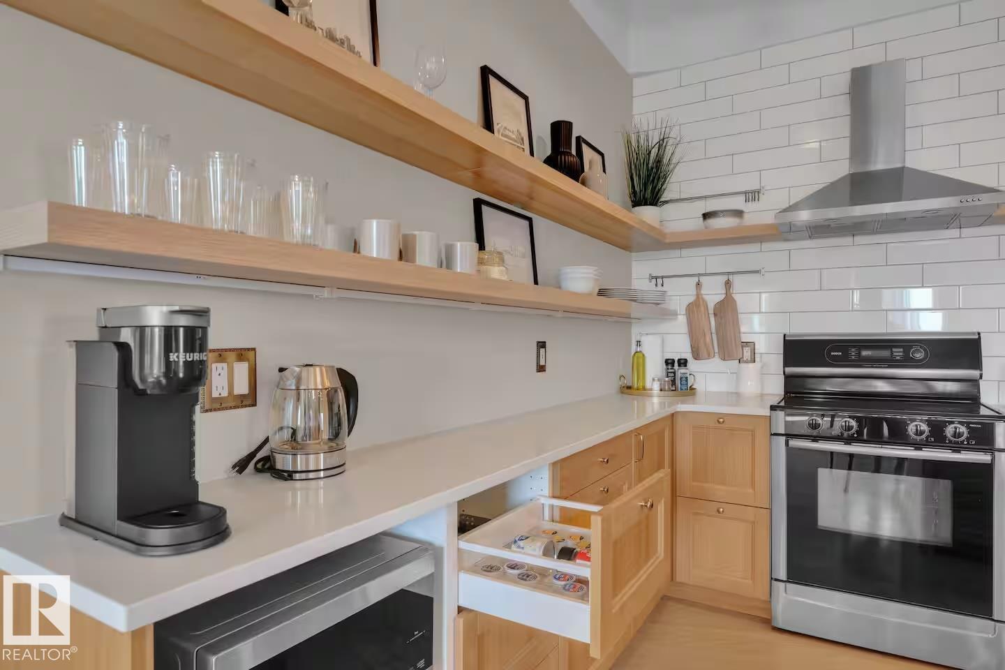 #904 10105 109 ST NW