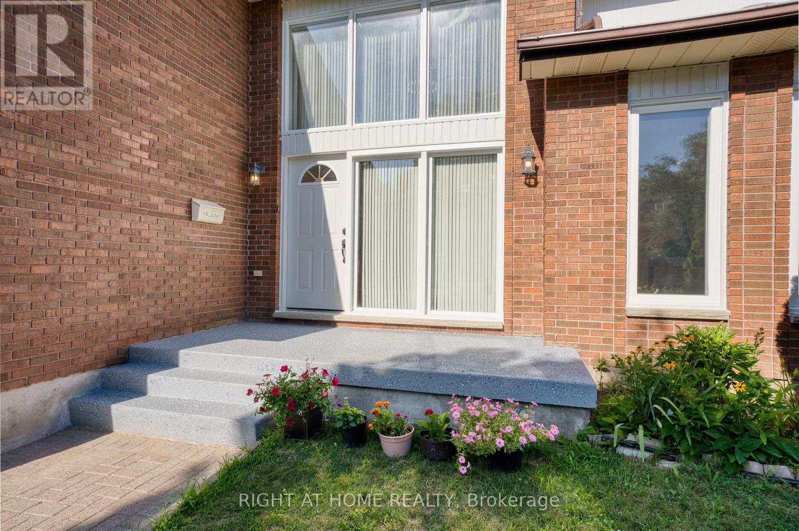 26 GRASMERE CRESCENT