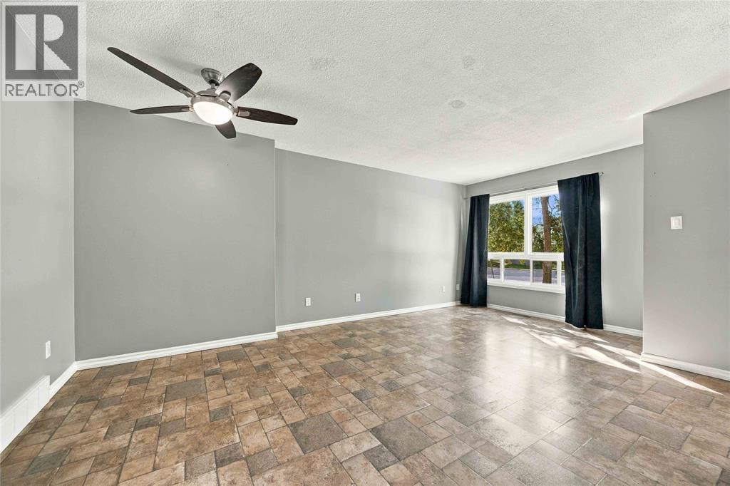 200 ST CLAIR BOULEVARD Unit# 44