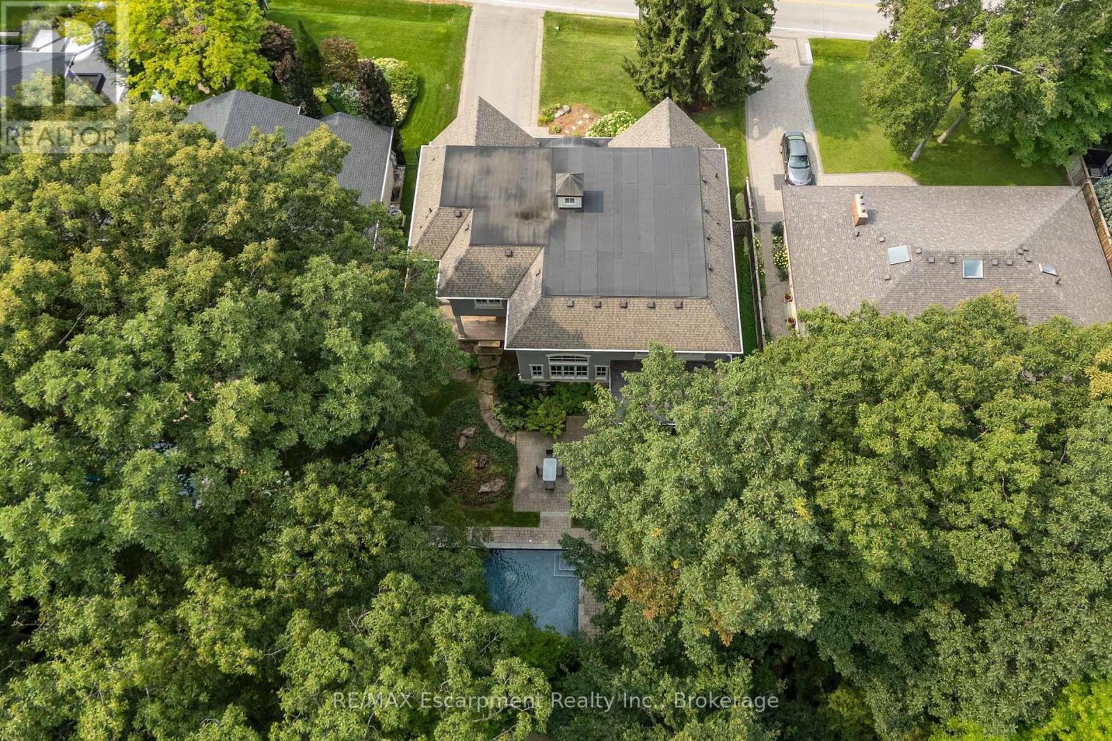 411 WEDGEWOOD DRIVE
