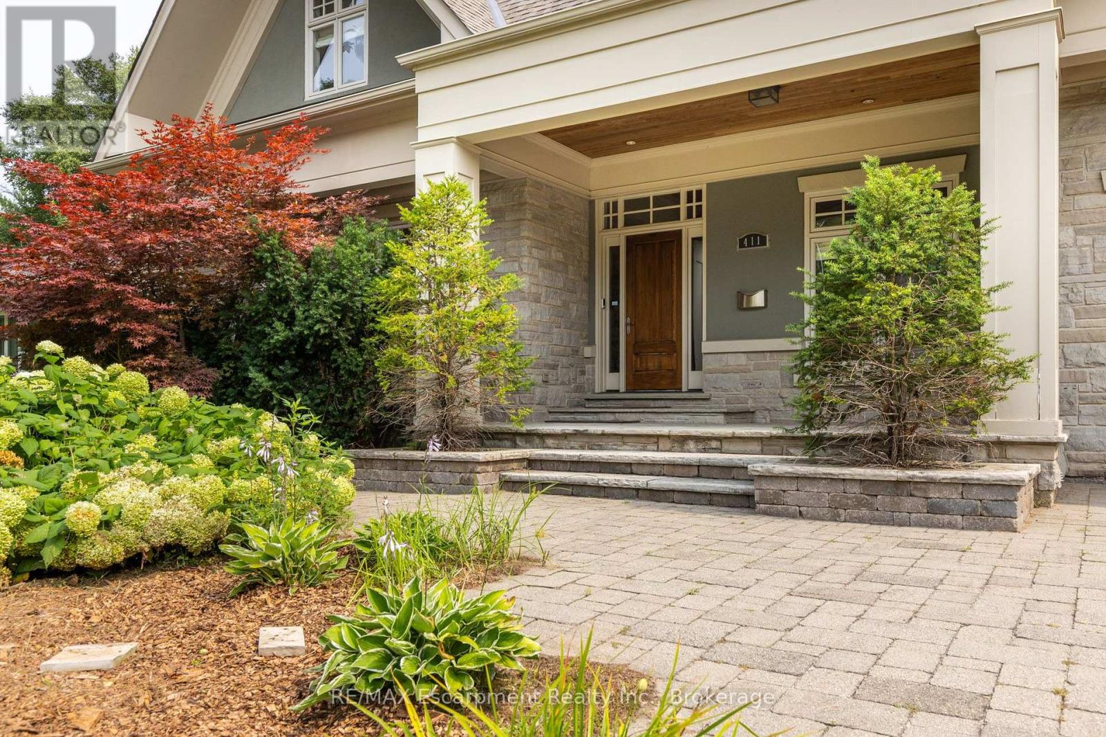 411 WEDGEWOOD DRIVE