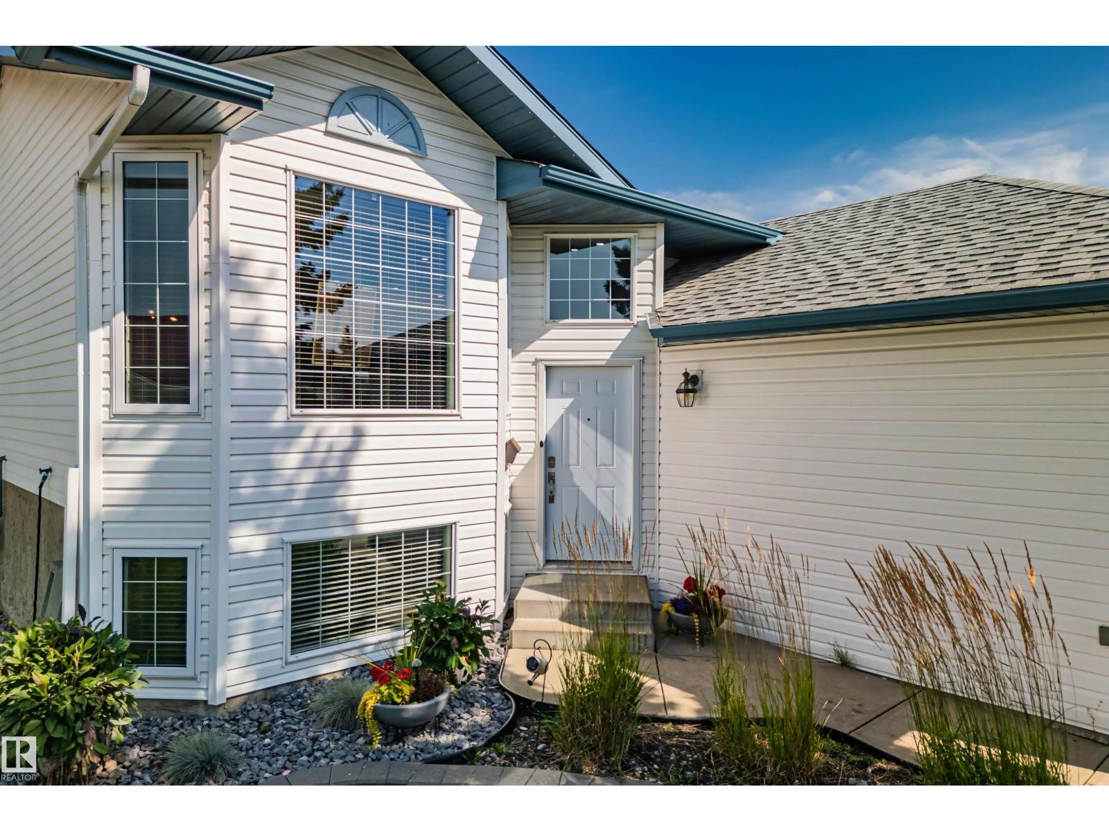 18812 89 AV NW