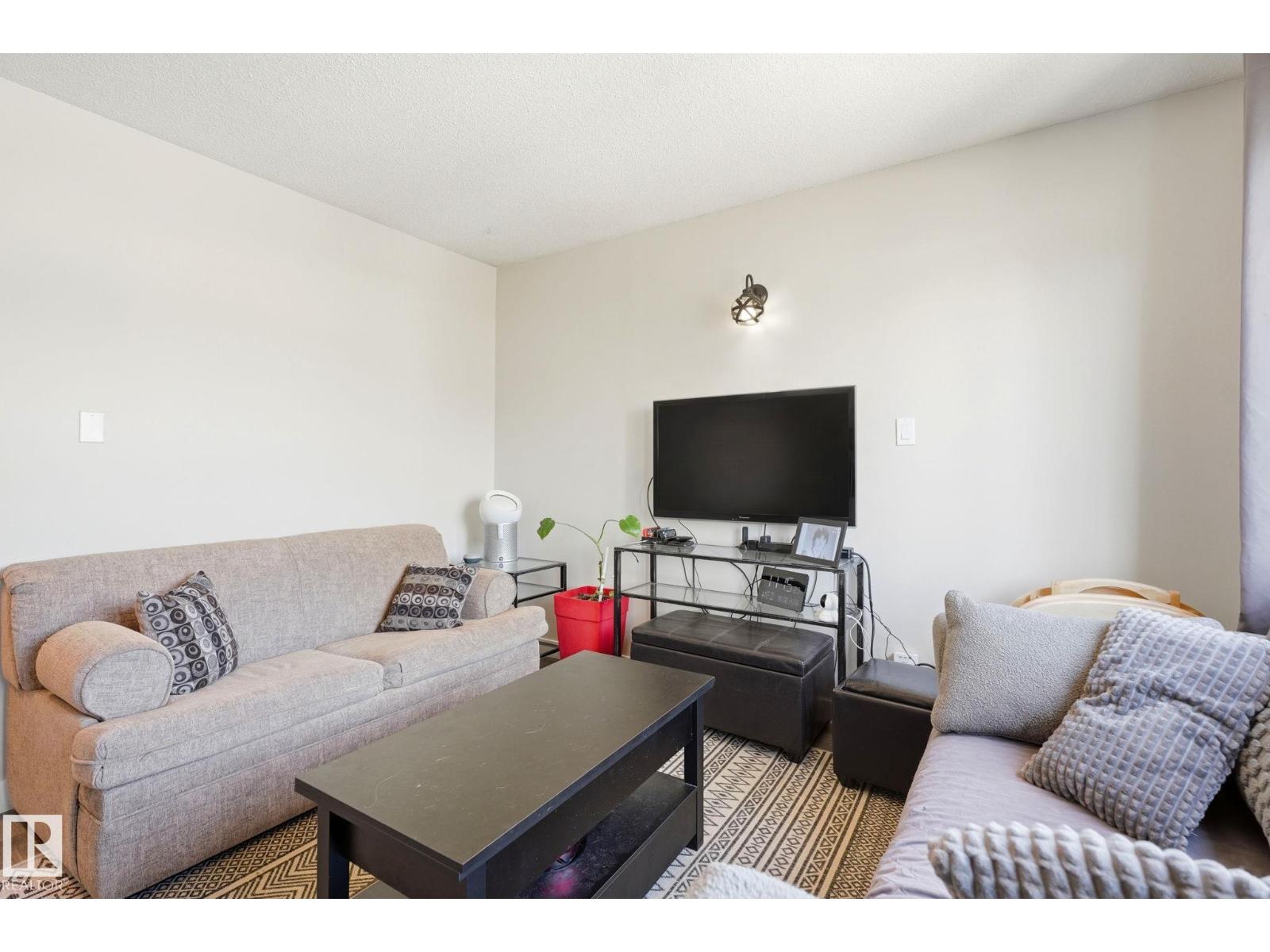 #1 14235 82 ST NW