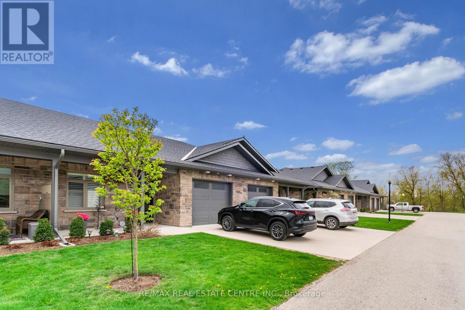 54 - 375 MITCHELL ROAD S