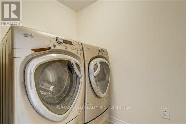 UPPER - 82 ENFORD CRESCENT