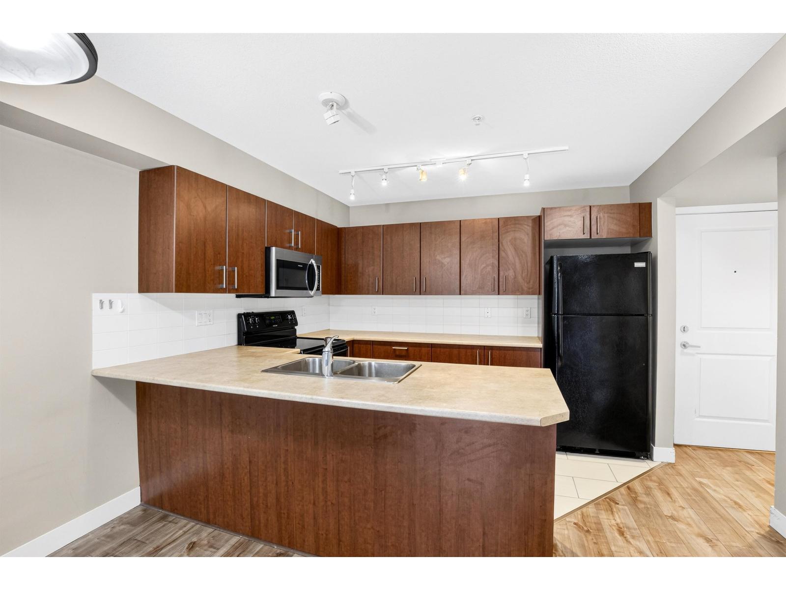 201 45559 YALE ROAD, Chilliwack Proper South