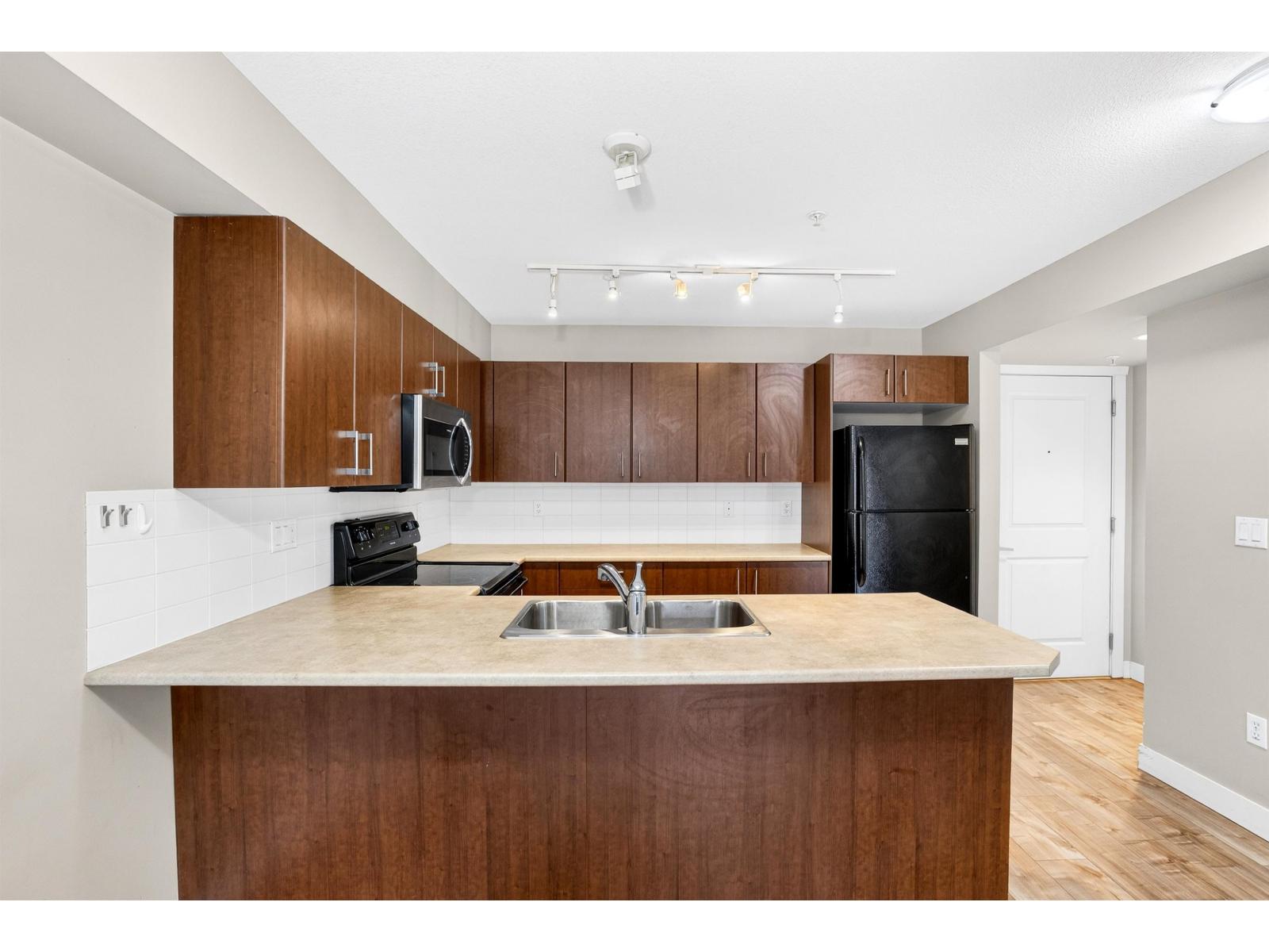 201 45559 YALE ROAD, Chilliwack Proper South