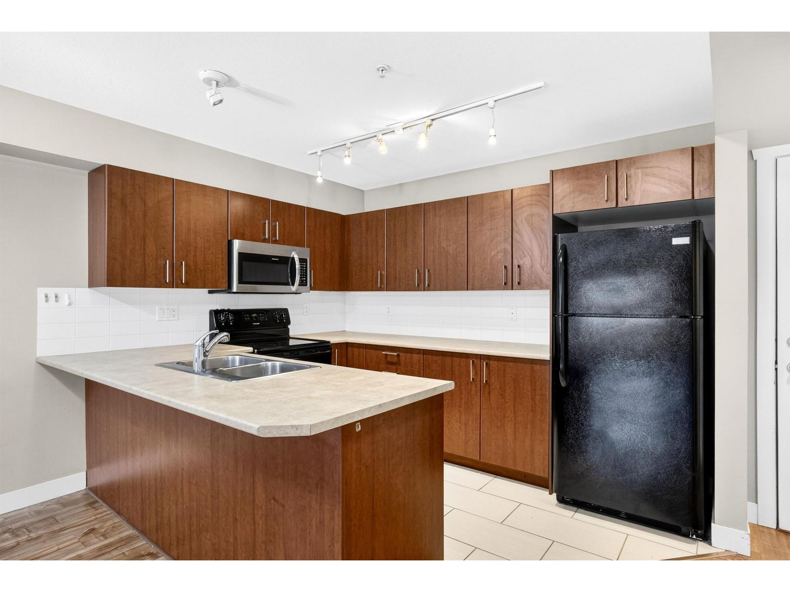 201 45559 YALE ROAD, Chilliwack Proper South
