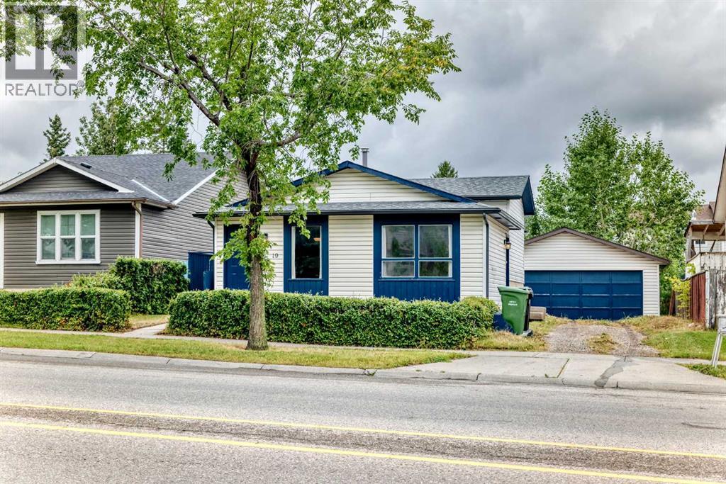 19 Falshire Drive NE