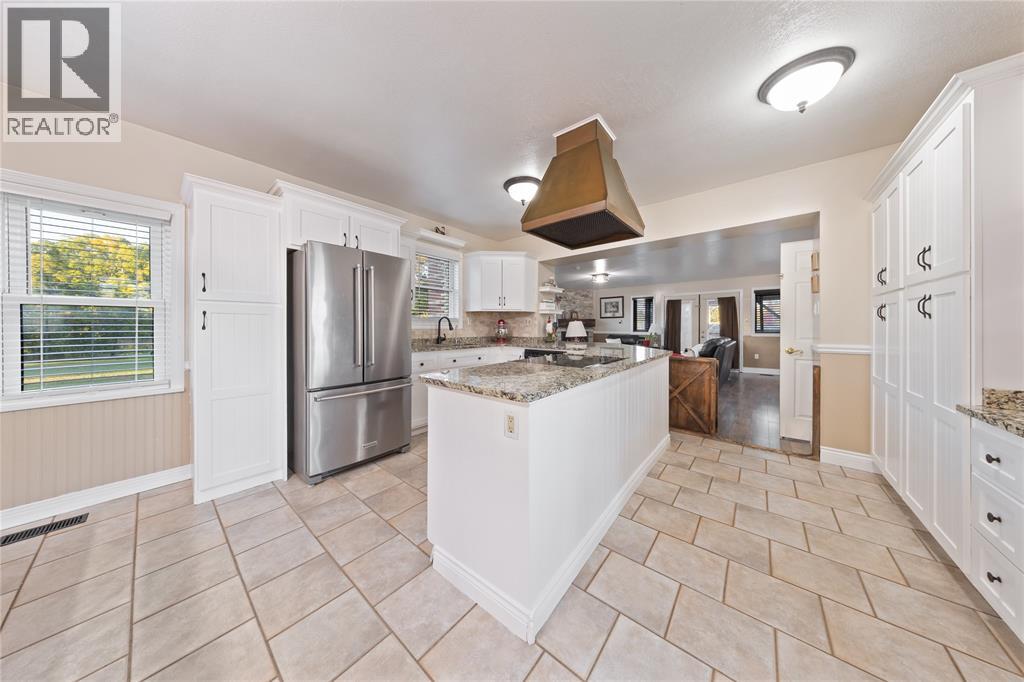 1252 Downie ROAD