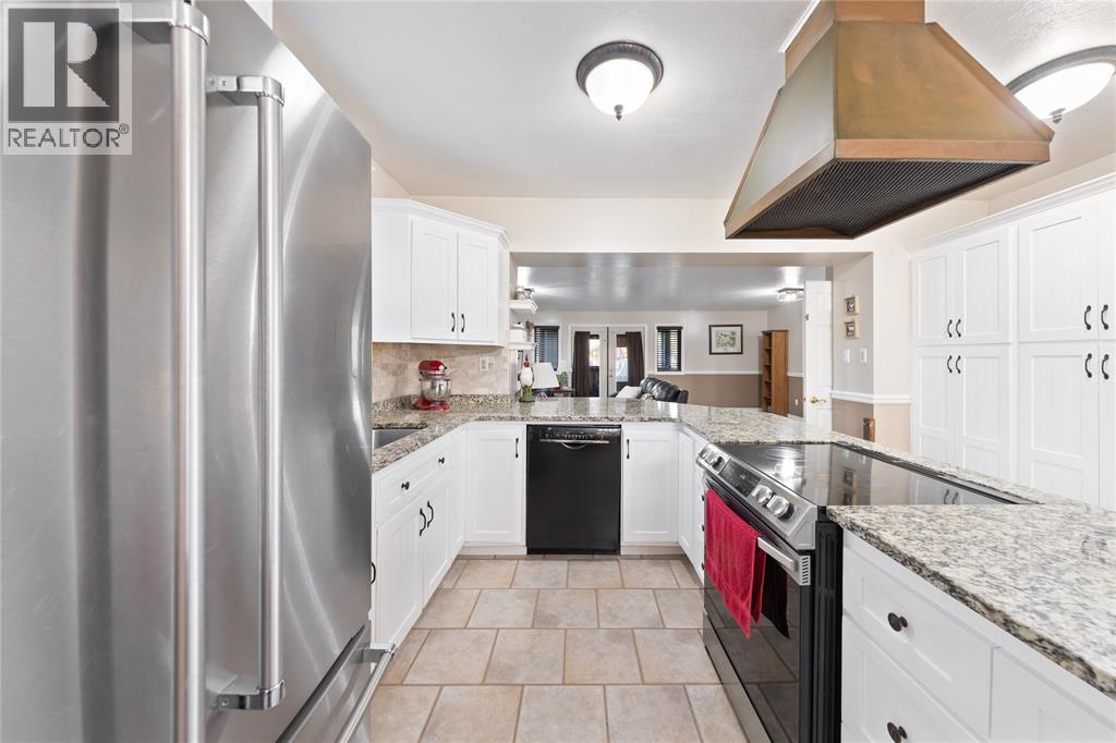 1252 Downie ROAD