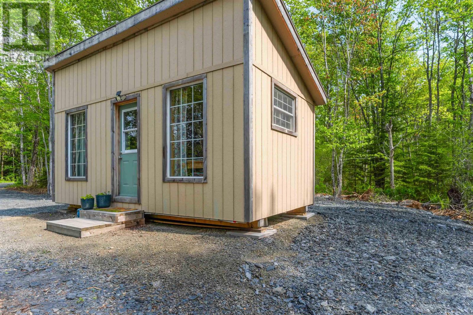 516 Greenland Road - Photo 3