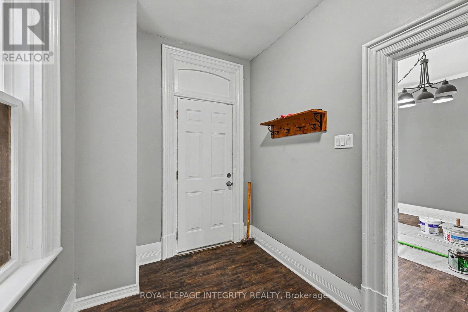 42 ELMSLEY STREET S