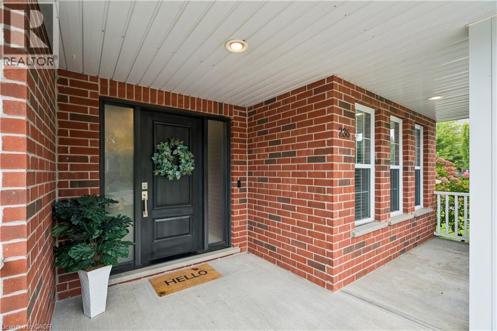 236 RIDGE TOP Crescent
