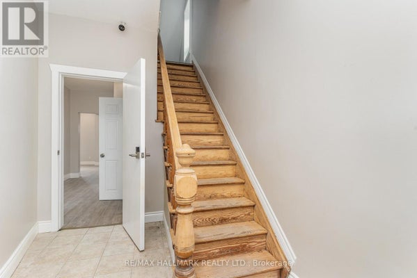 2 - 291 Emerald St N, Hamilton (Landsdale), ON 3
