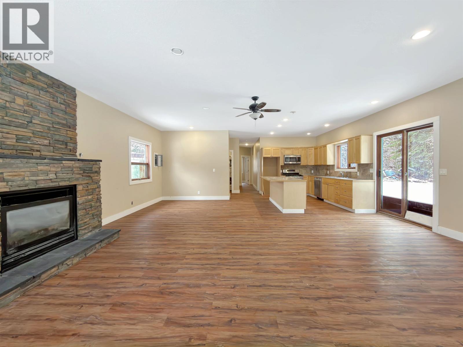 3124 HORSEFLY ROAD