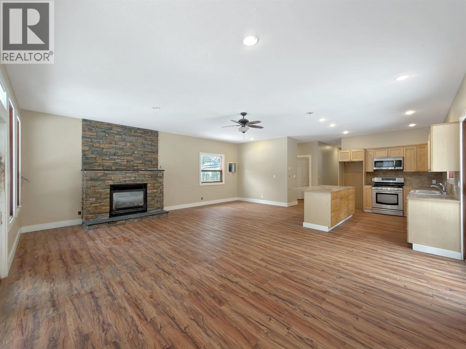 3124 HORSEFLY ROAD