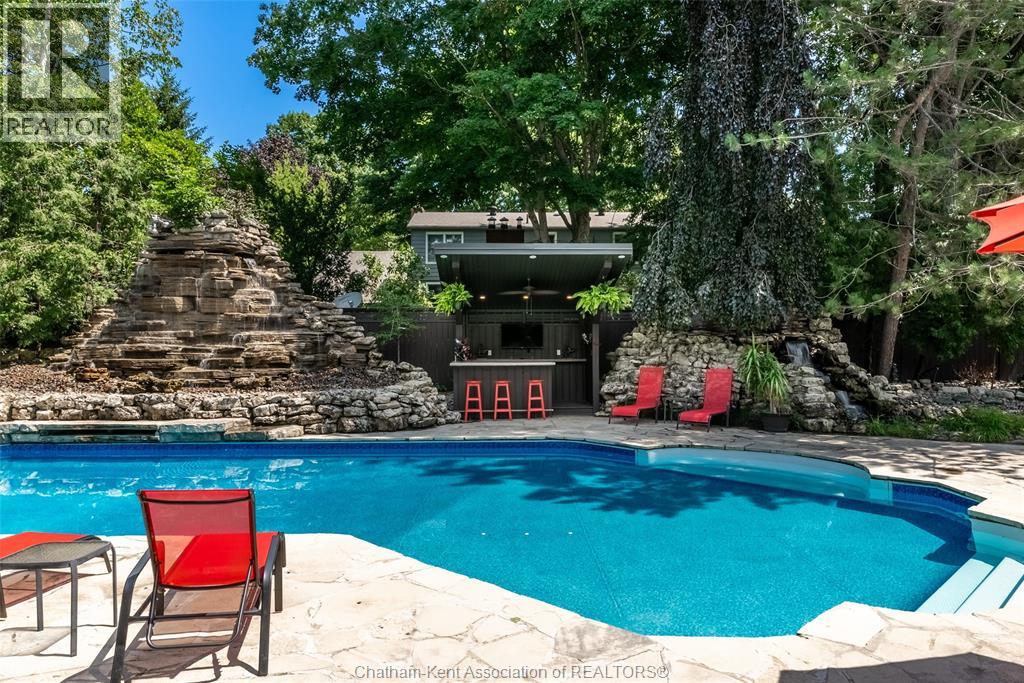 3 Pine Crest ROAD