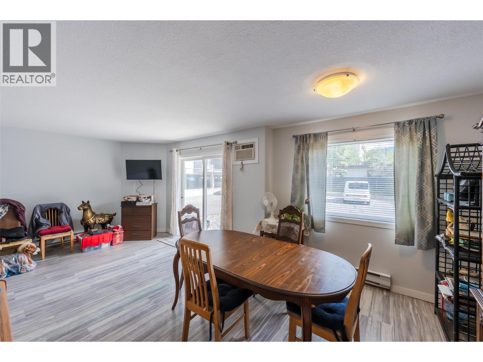 872 Fairview Road Unit# 103