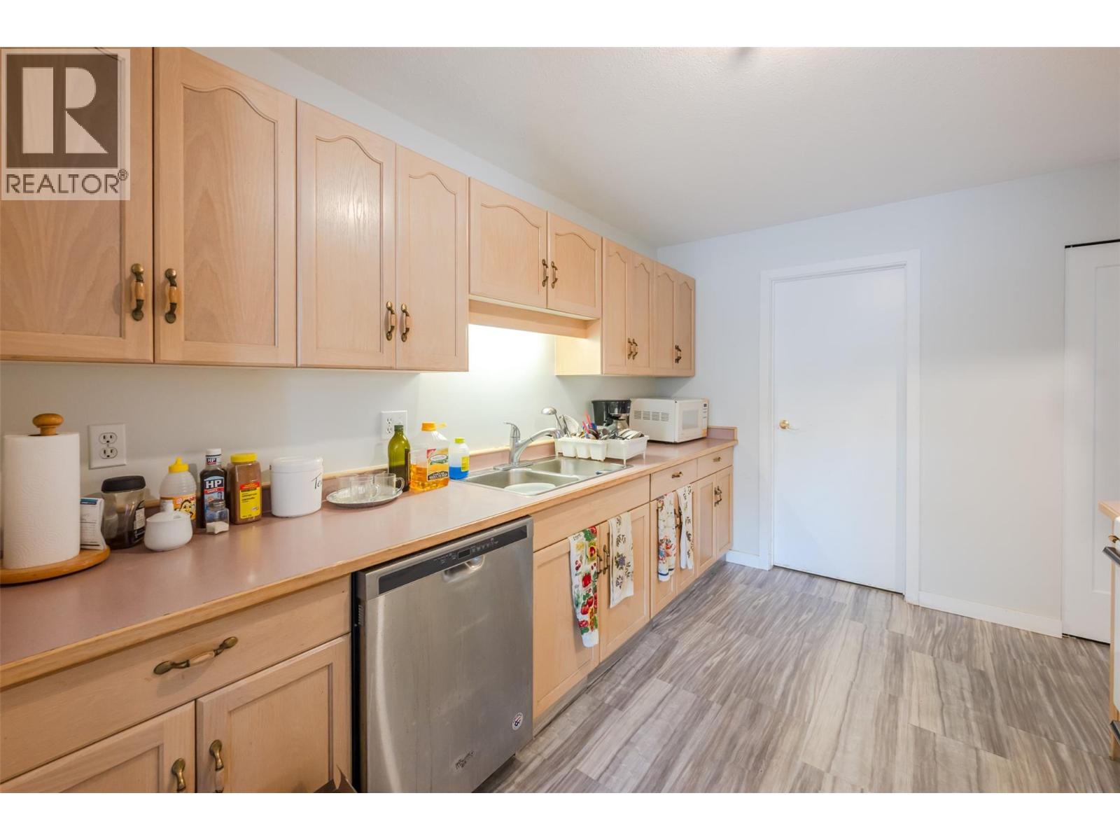 872 Fairview Road Unit# 103