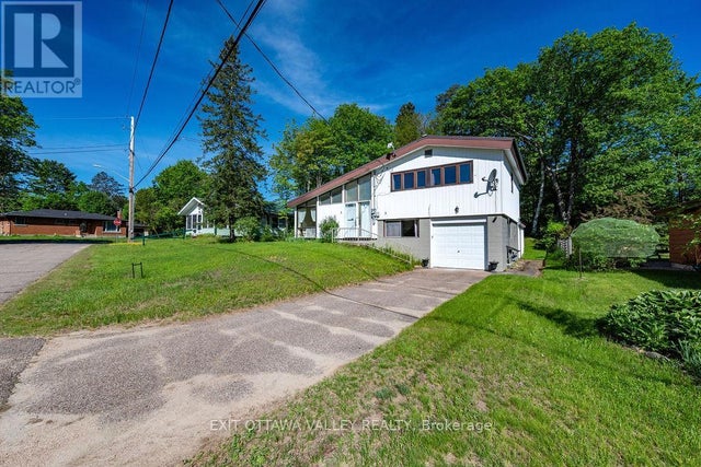 3 NEWTON CRESCENT