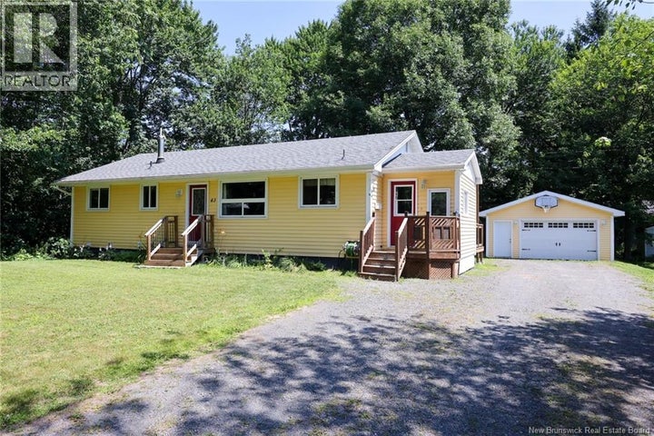 43 Broadview Avenue, Fredericton, NB E3A 1K6