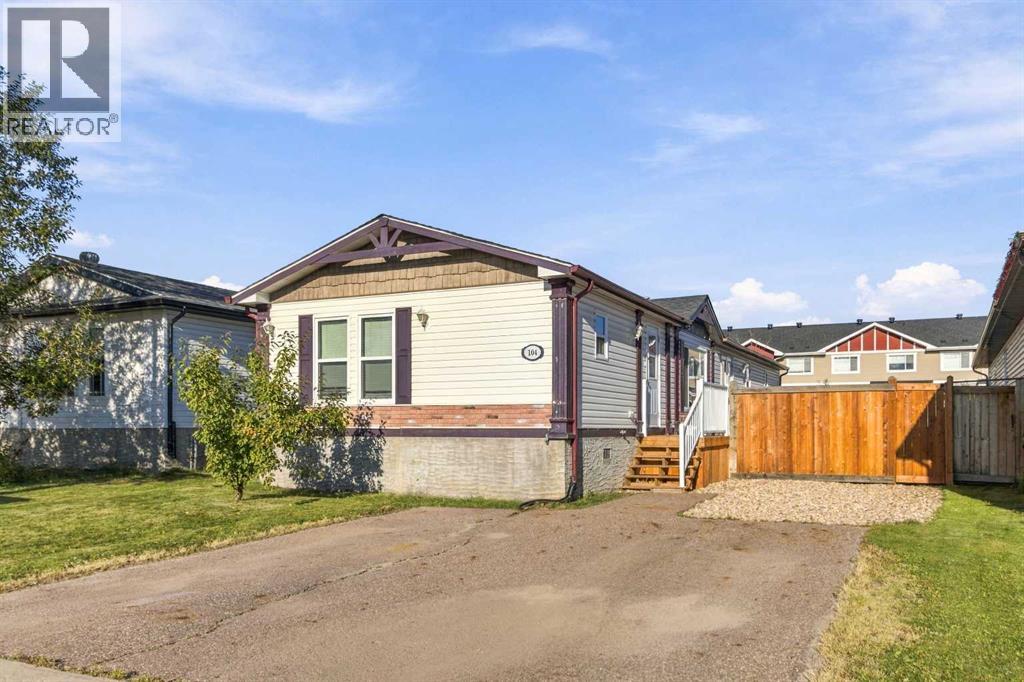 104 CEDAR STREET, FORT MCMURRAY, AB T9K 0J8 - Image 3958278595.jpeg?d=l