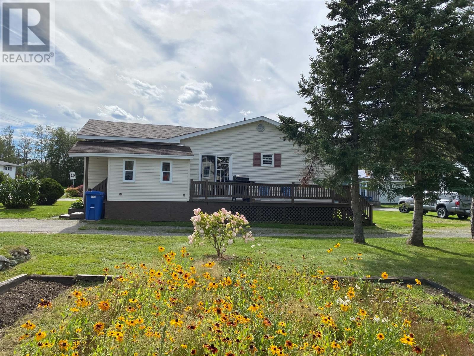14 Hillview Heights