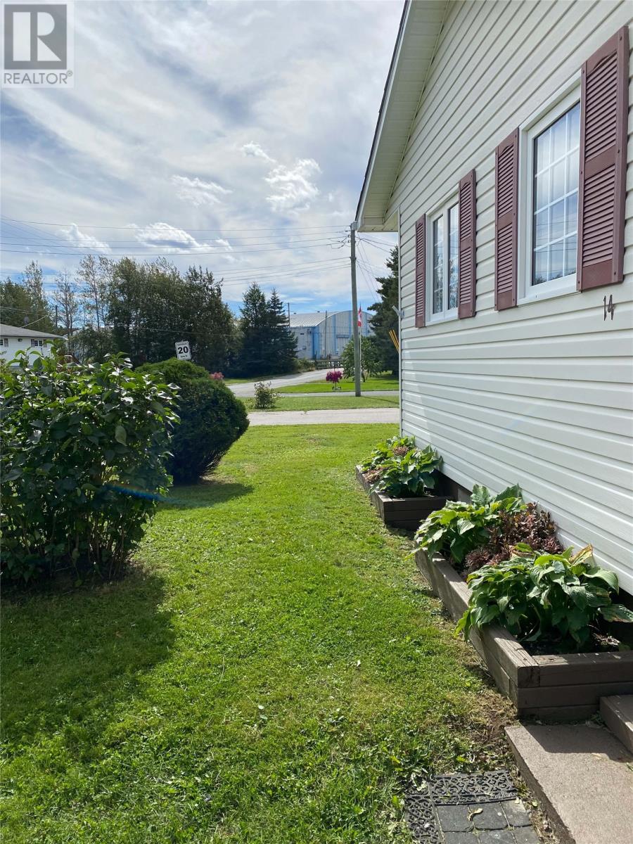 14 Hillview Heights