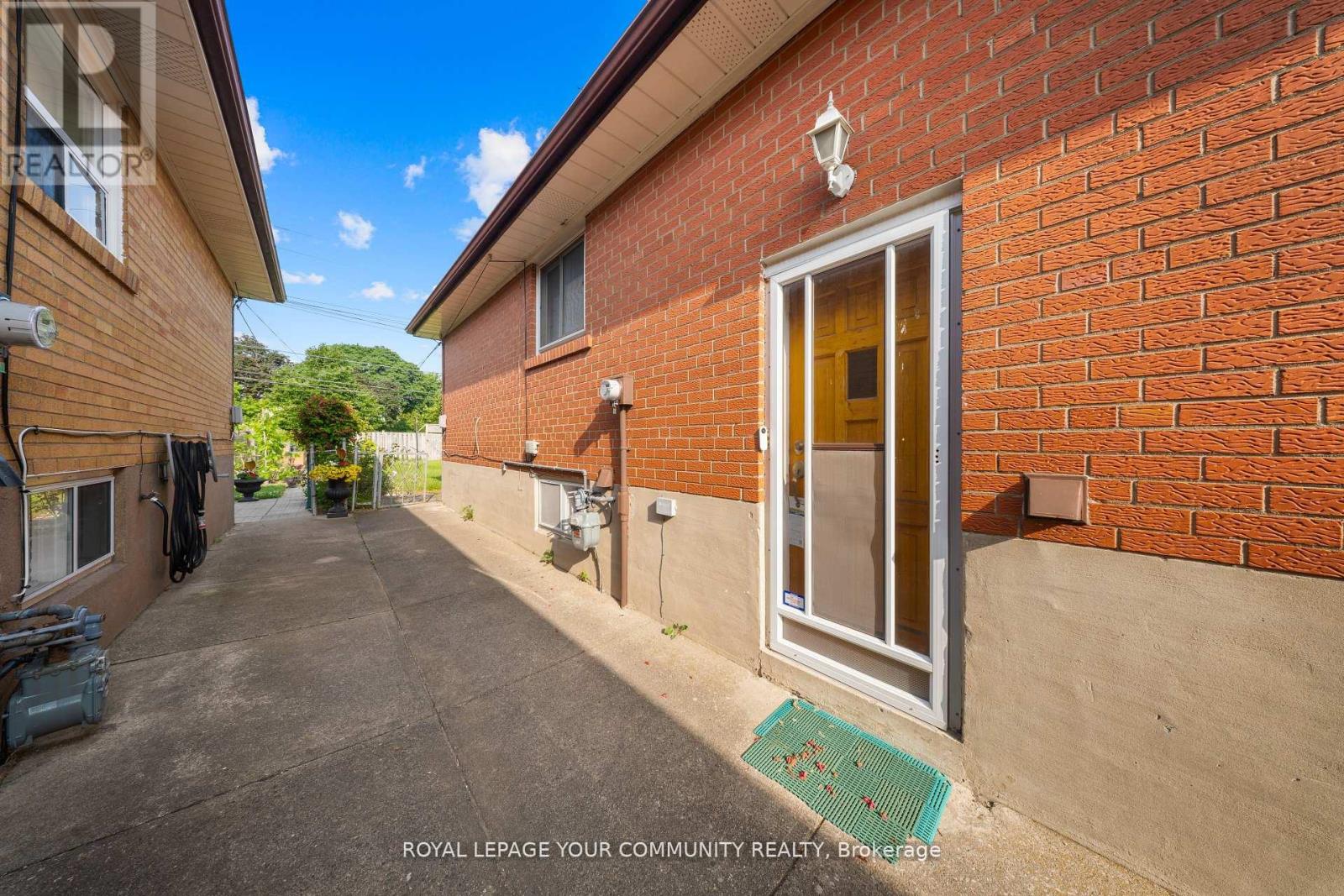 50 FELAN CRESCENT