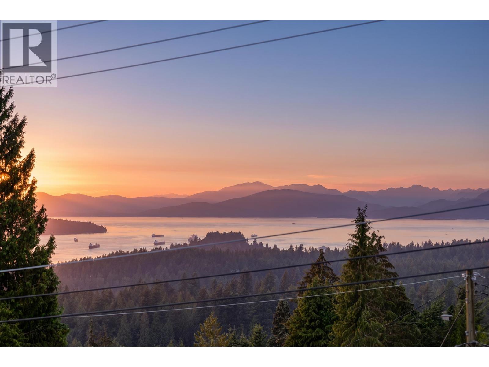 4716 SKYLINE DRIVE