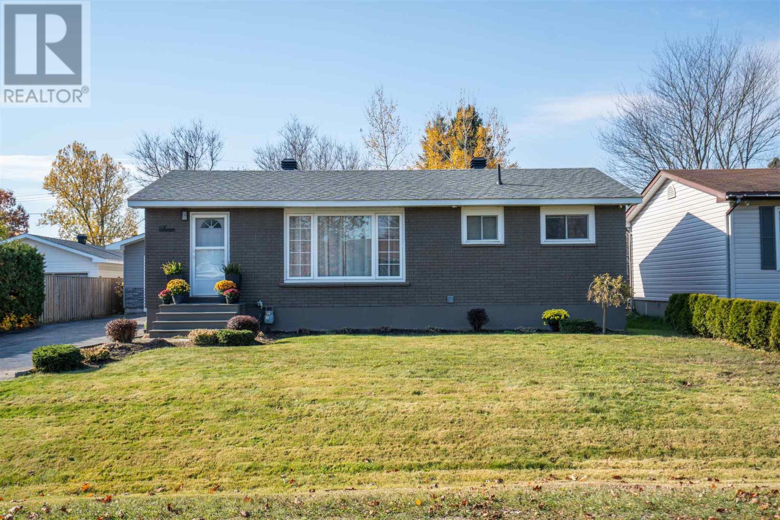 7 East Braemar BAY